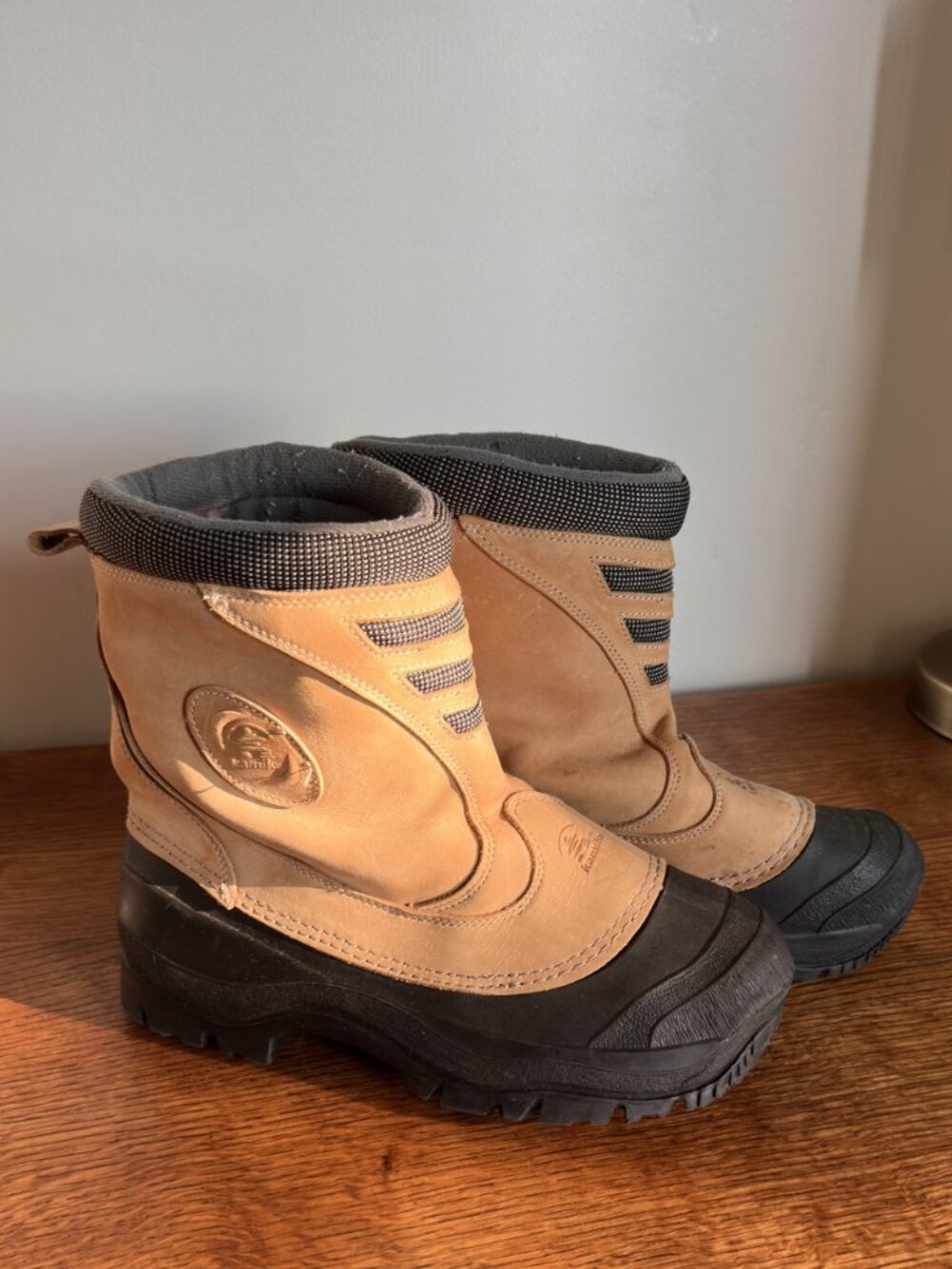 MEN'S KAMIK WINTER INSULATED BOOTS SIZE 9 LEATHER UPPERS